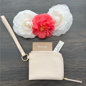 NWT Madewell The Essential Small Zip Wallet
